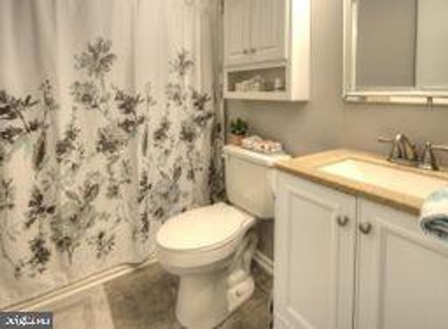 2102 TANGLEWOOD CT, Sewell, NJ 08080