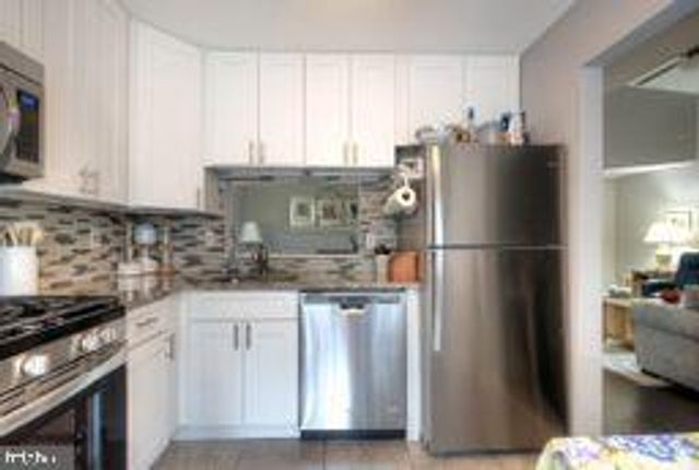 2102 TANGLEWOOD CT, Sewell, NJ 08080