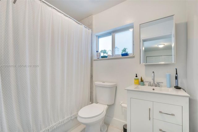 827 NW 114th St, Miami, FL 33168