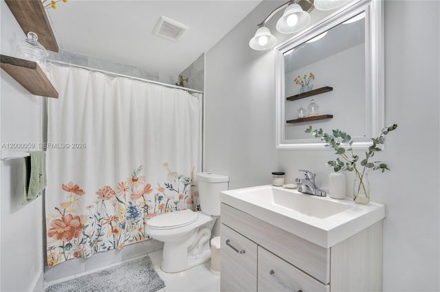 827 NW 114th St, Miami, FL 33168