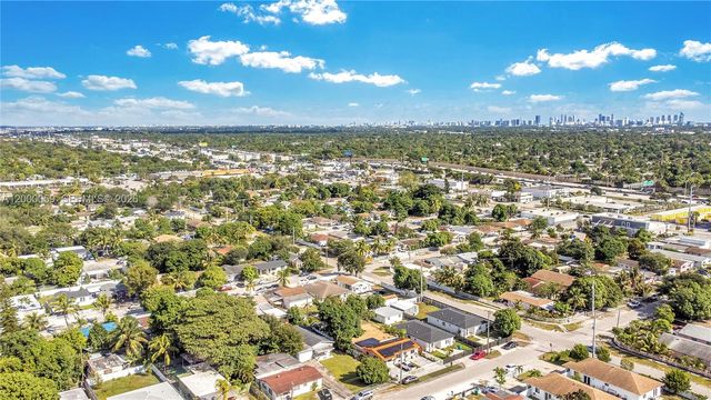 827 NW 114th St, Miami, FL 33168