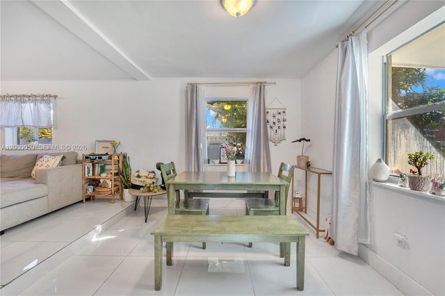 827 NW 114th St, Miami, FL 33168