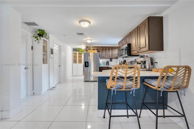 827 NW 114th St, Miami, FL 33168