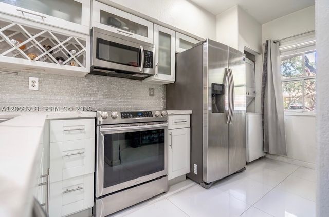 2517 SW 83rd Ter 105, Miramar, FL 33025