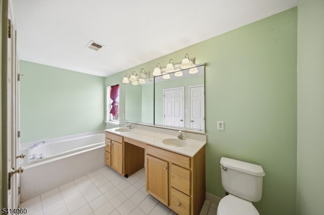 385 Hamilton Drive, Greenwich Twp., NJ 08886