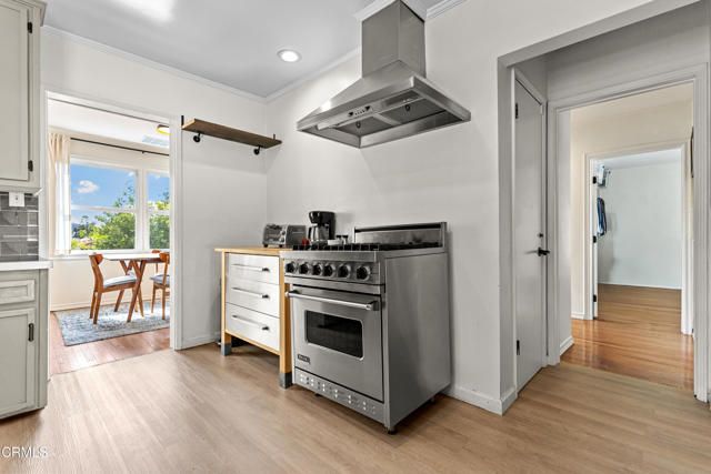 3121 Lake Hollywood Drive, Los Angeles, CA 90068