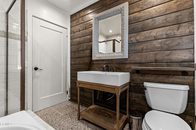 3121 Lake Hollywood Drive, Los Angeles, CA 90068