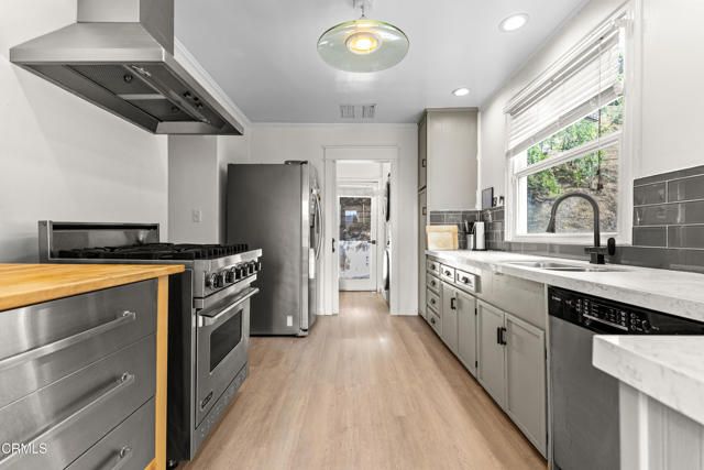 3121 Lake Hollywood Drive, Los Angeles, CA 90068