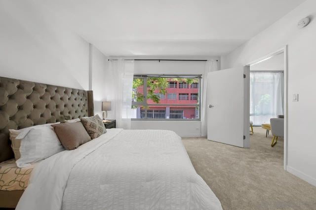 425 W Beech 327, San Diego, CA 92101