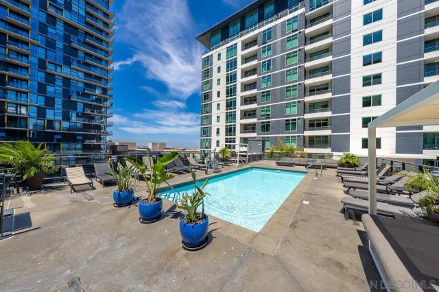 425 W Beech 327, San Diego, CA 92101