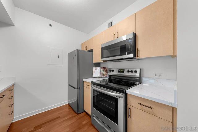 425 W Beech 327, San Diego, CA 92101