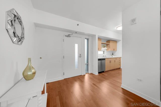 425 W Beech 327, San Diego, CA 92101
