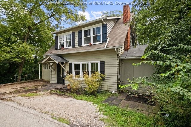 359 Fairview Drive, Charleston, WV 25302