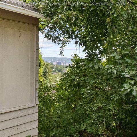 359 Fairview Drive, Charleston, WV 25302