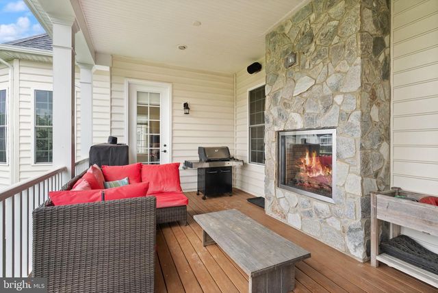 41486 CARRIAGE HORSE DR, Aldie, VA 20105