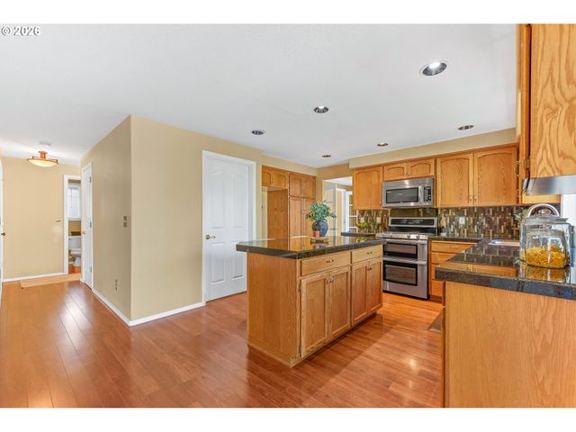 1268 E SPENCER Ct, La Center, WA 98629