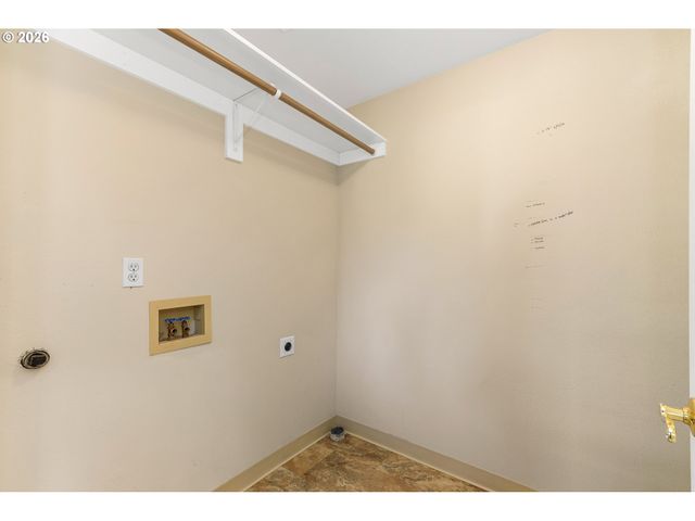 1268 E SPENCER Ct, La Center, WA 98629