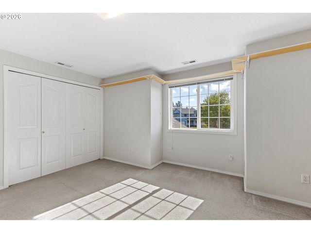 1268 E SPENCER Ct, La Center, WA 98629