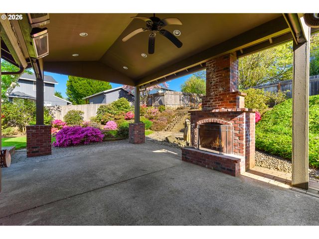 1268 E SPENCER Ct, La Center, WA 98629