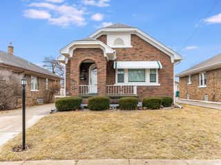 1115 N Prairie Avenue, Joliet, IL 60435