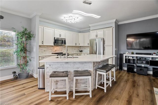 5140 Cobble Creek CT # C104, Naples, FL 34110