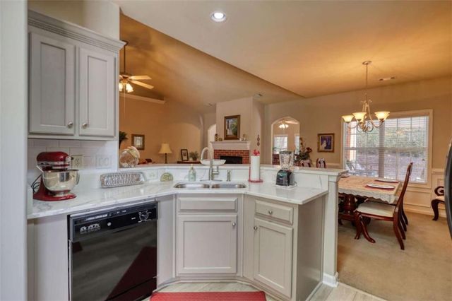 339 Crossroads Drive, Social Circle, GA 30025