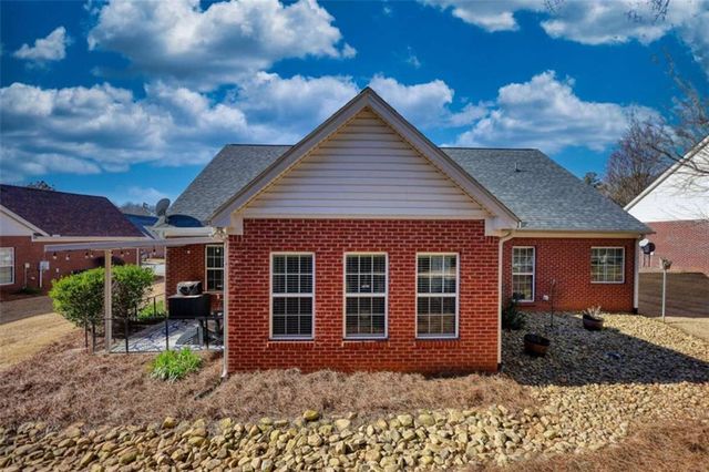 339 Crossroads Drive, Social Circle, GA 30025