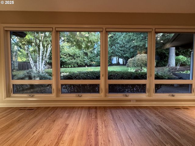 5370 Sw 87TH Ave, Portland, OR 97225