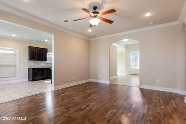 315 Forest Grove Drive, Youngsville, LA 70592