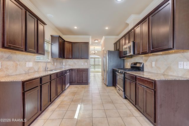 315 Forest Grove Drive, Youngsville, LA 70592