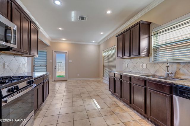 315 Forest Grove Drive, Youngsville, LA 70592