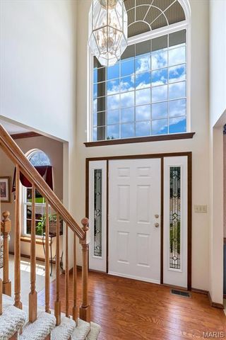 512 Deer Pointe Court, Fenton, MO 63026