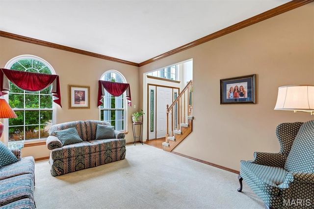 512 Deer Pointe Court, Fenton, MO 63026