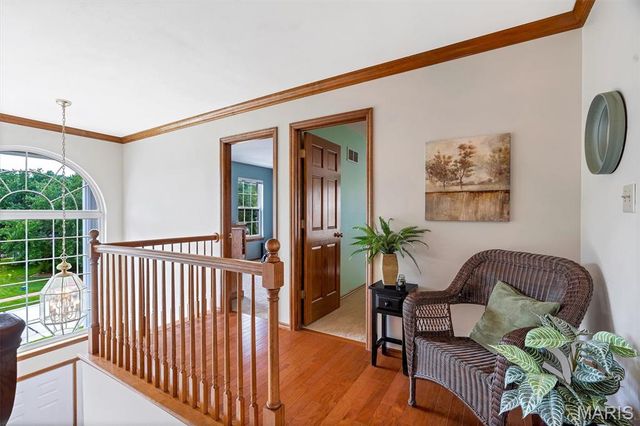 512 Deer Pointe Court, Fenton, MO 63026