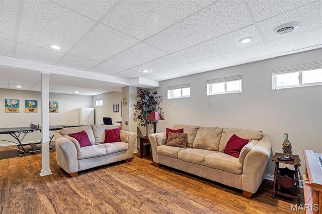 512 Deer Pointe Court, Fenton, MO 63026