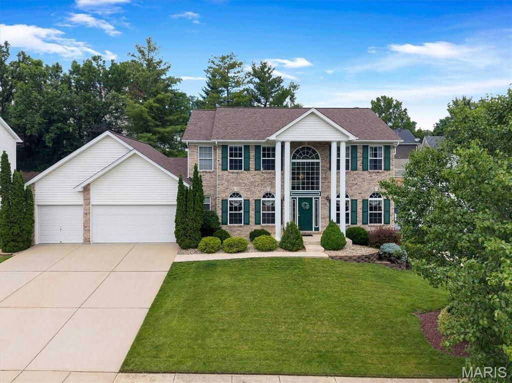 512 Deer Pointe Court, Fenton, MO 63026