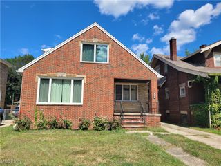 18307 Rosecliff Road, Cleveland, OH 44119