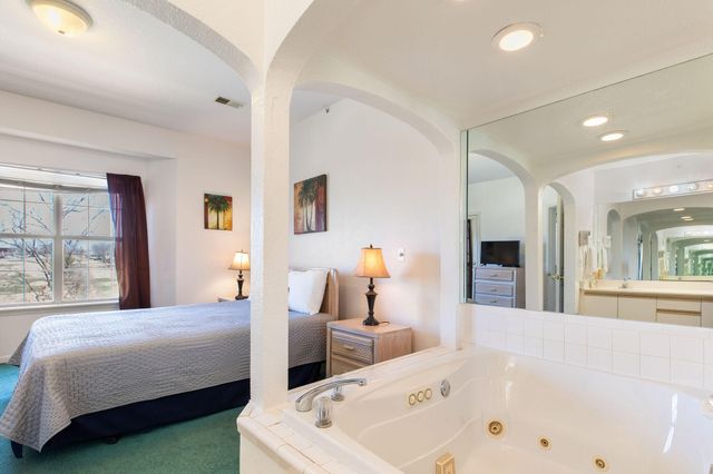 815 Holiday Ridge I-11, Branson, MO 65616