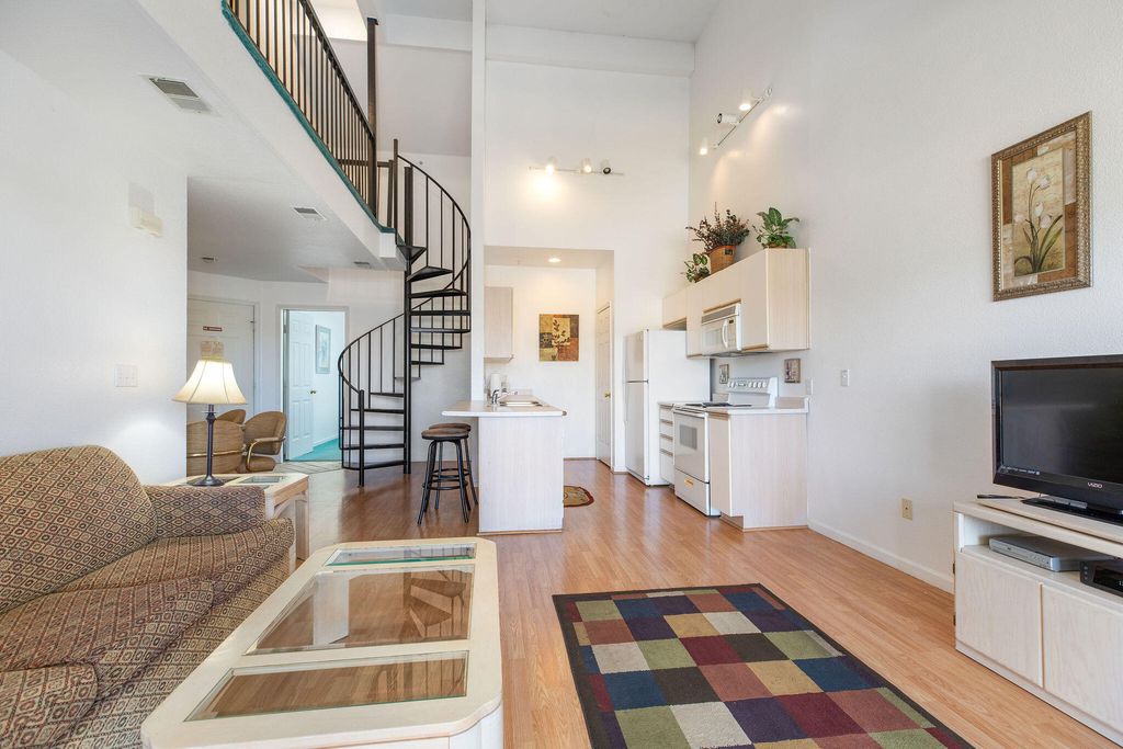 815 Holiday Ridge I-11, Branson, MO 65616