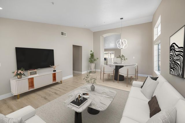 11 Saguaro Circle, Salinas, CA 93905