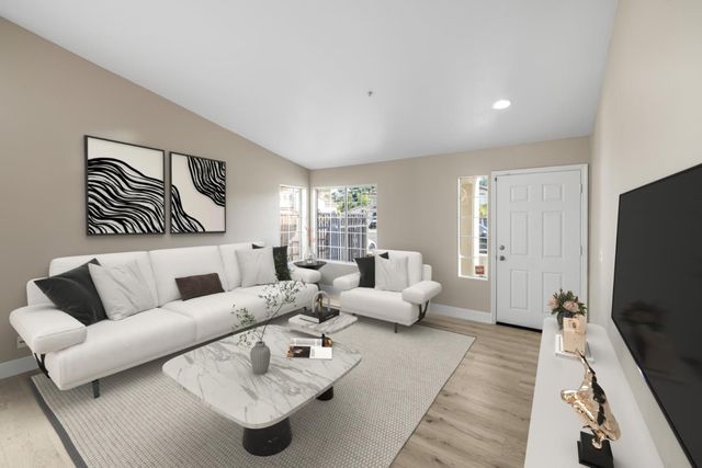 11 Saguaro Circle, Salinas, CA 93905