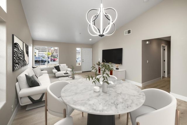 11 Saguaro Circle, Salinas, CA 93905