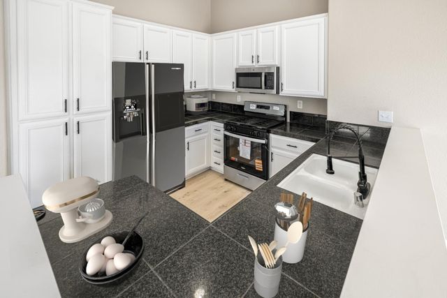 11 Saguaro Circle, Salinas, CA 93905