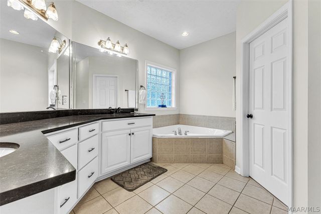 707 Pinetuckett Parkway, Deatsville, AL 36022