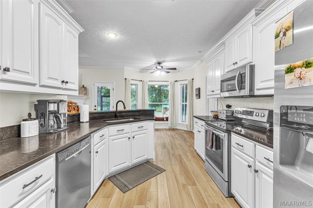 707 Pinetuckett Parkway, Deatsville, AL 36022