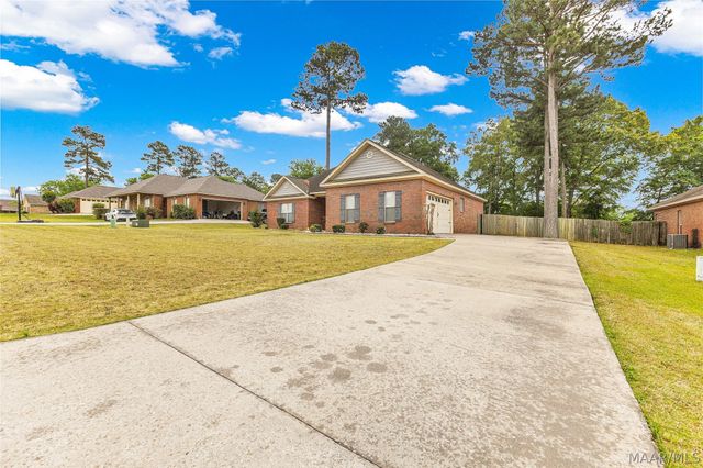 707 Pinetuckett Parkway, Deatsville, AL 36022