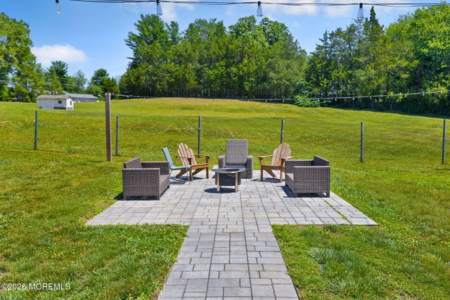 192 Yorkshire Terrace, Wrightstown, NJ 08562
