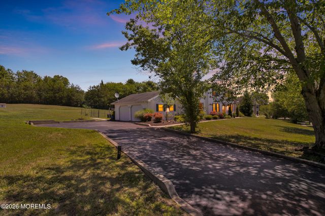 192 Yorkshire Terrace, Wrightstown, NJ 08562