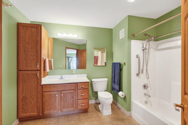 5650 Boone Avenue N 310, New Hope, MN 55428