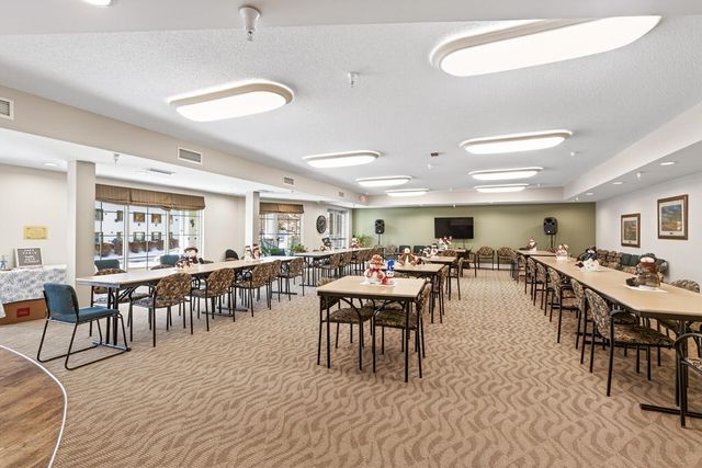 5650 Boone Avenue N 310, New Hope, MN 55428